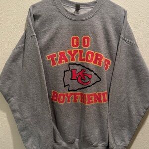 Gildan Kansas City Chiefs Gray Graphic Crewneck Sweatshirt